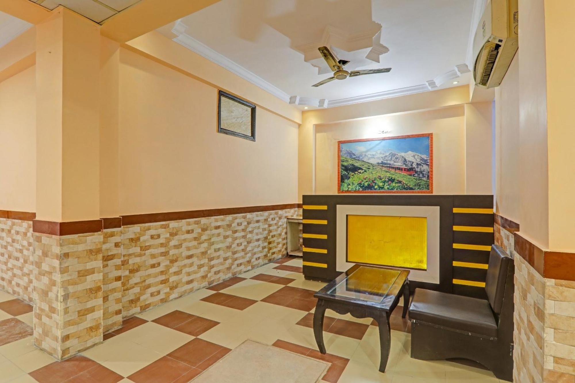 Hotel Super Capital O Townhouse Govinda Royal Kanpur Exterior foto