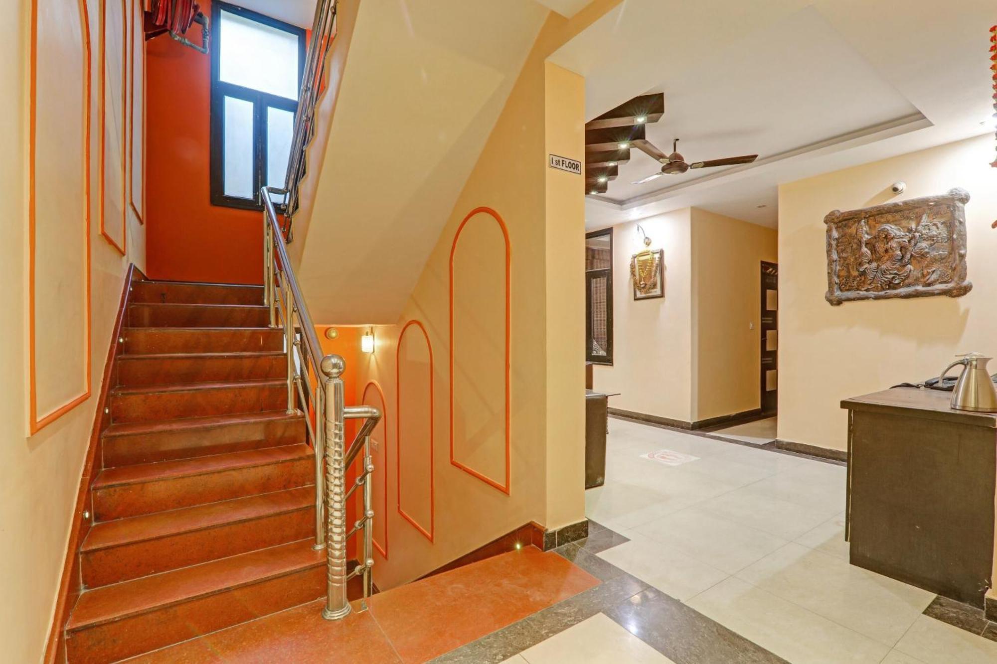 Hotel Super Capital O Townhouse Govinda Royal Kanpur Exterior foto