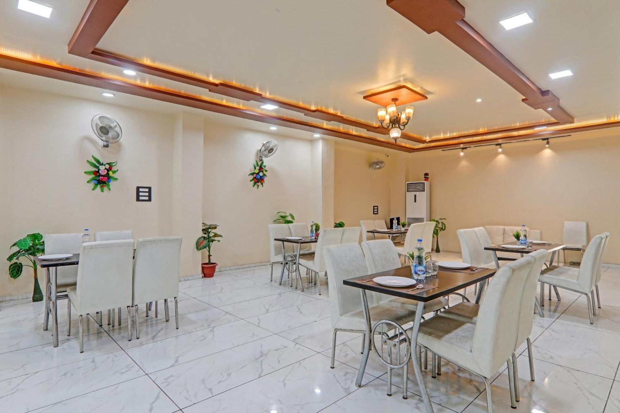 Hotel Super Capital O Townhouse Govinda Royal Kanpur Exterior foto