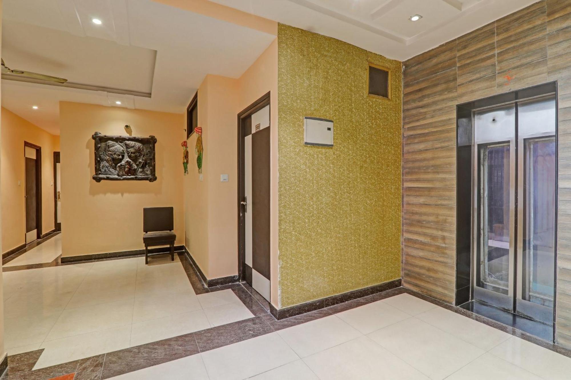 Hotel Super Capital O Townhouse Govinda Royal Kanpur Exterior foto