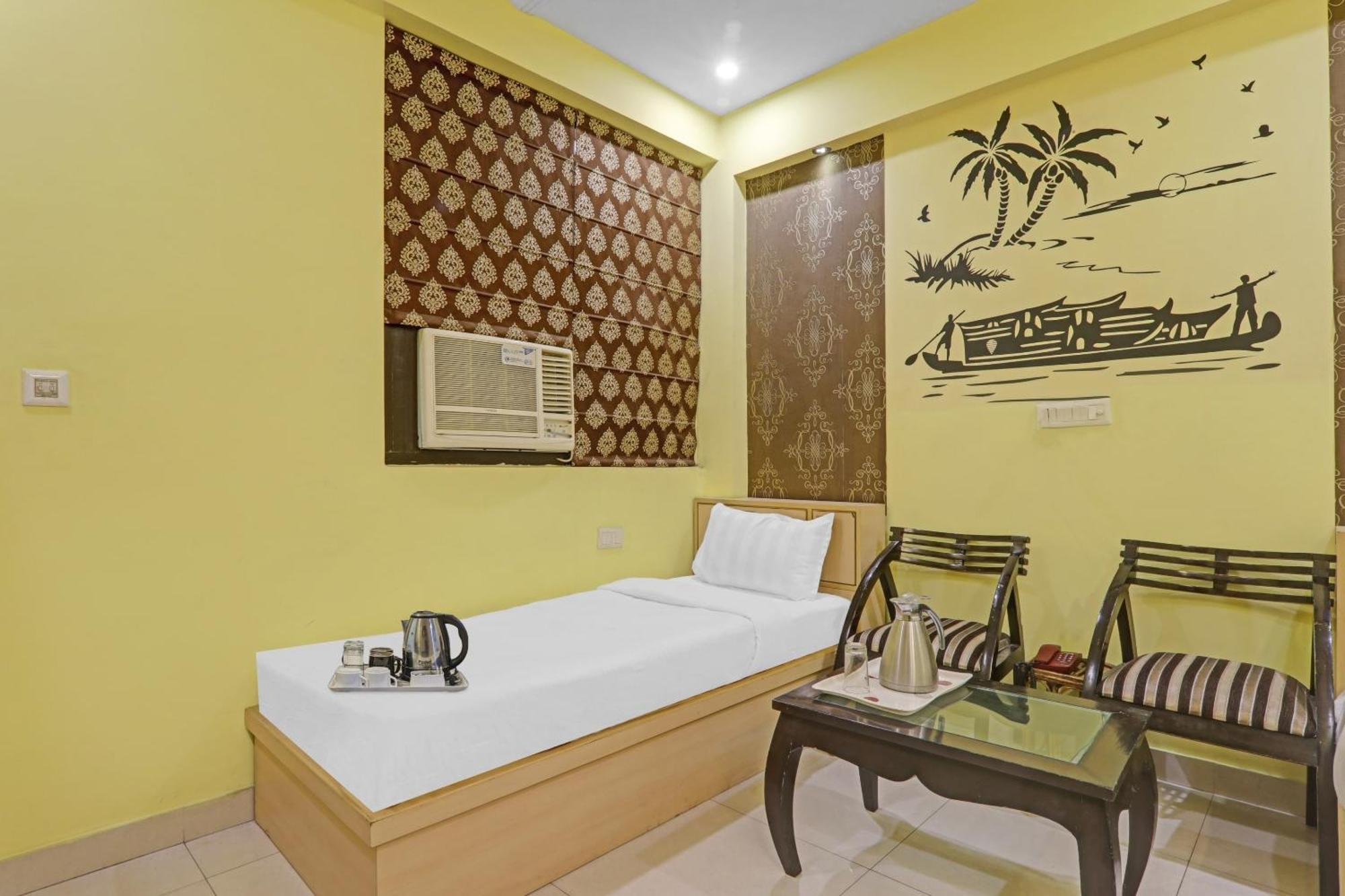 Hotel Super Capital O Townhouse Govinda Royal Kanpur Exterior foto