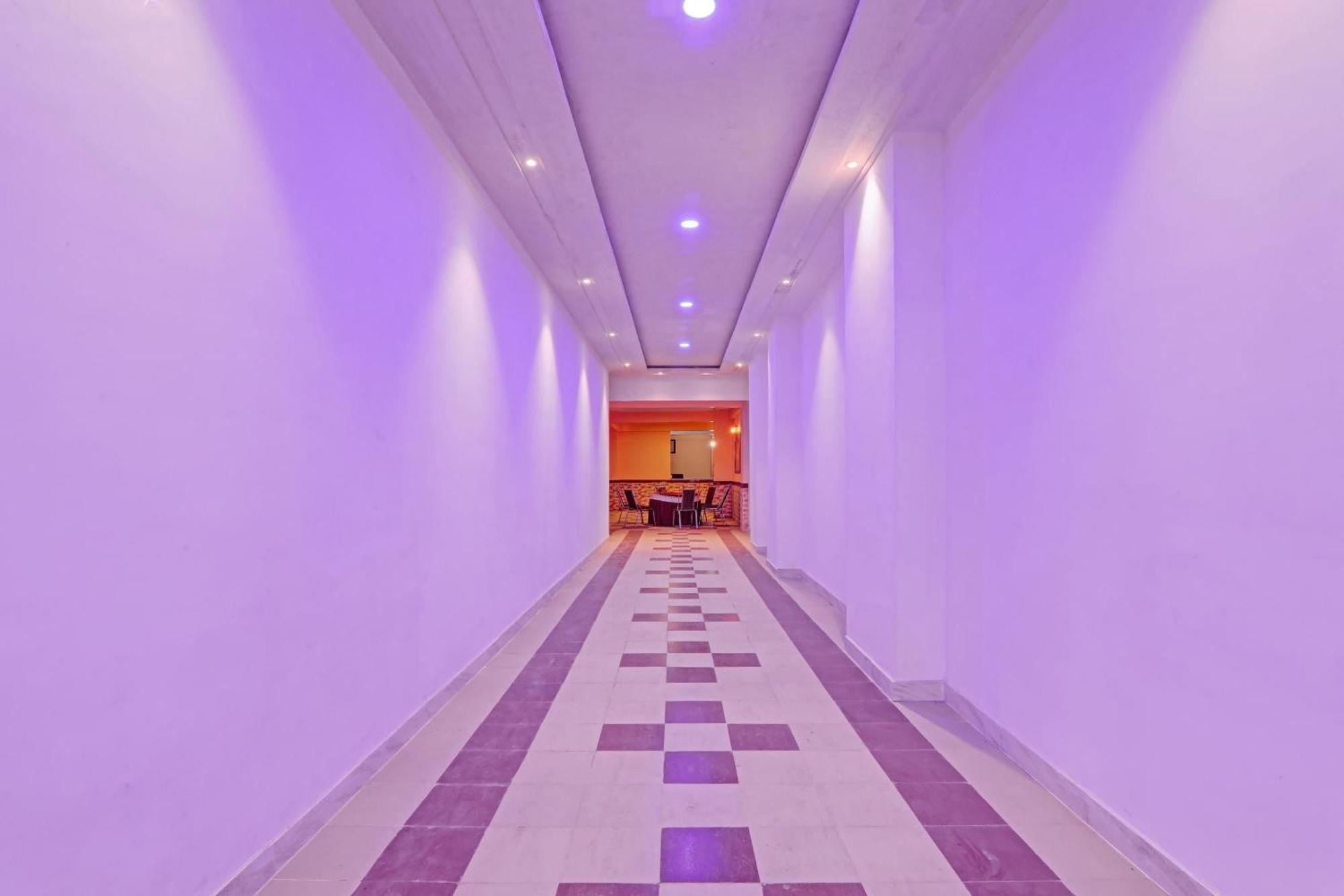 Hotel Super Capital O Townhouse Govinda Royal Kanpur Exterior foto