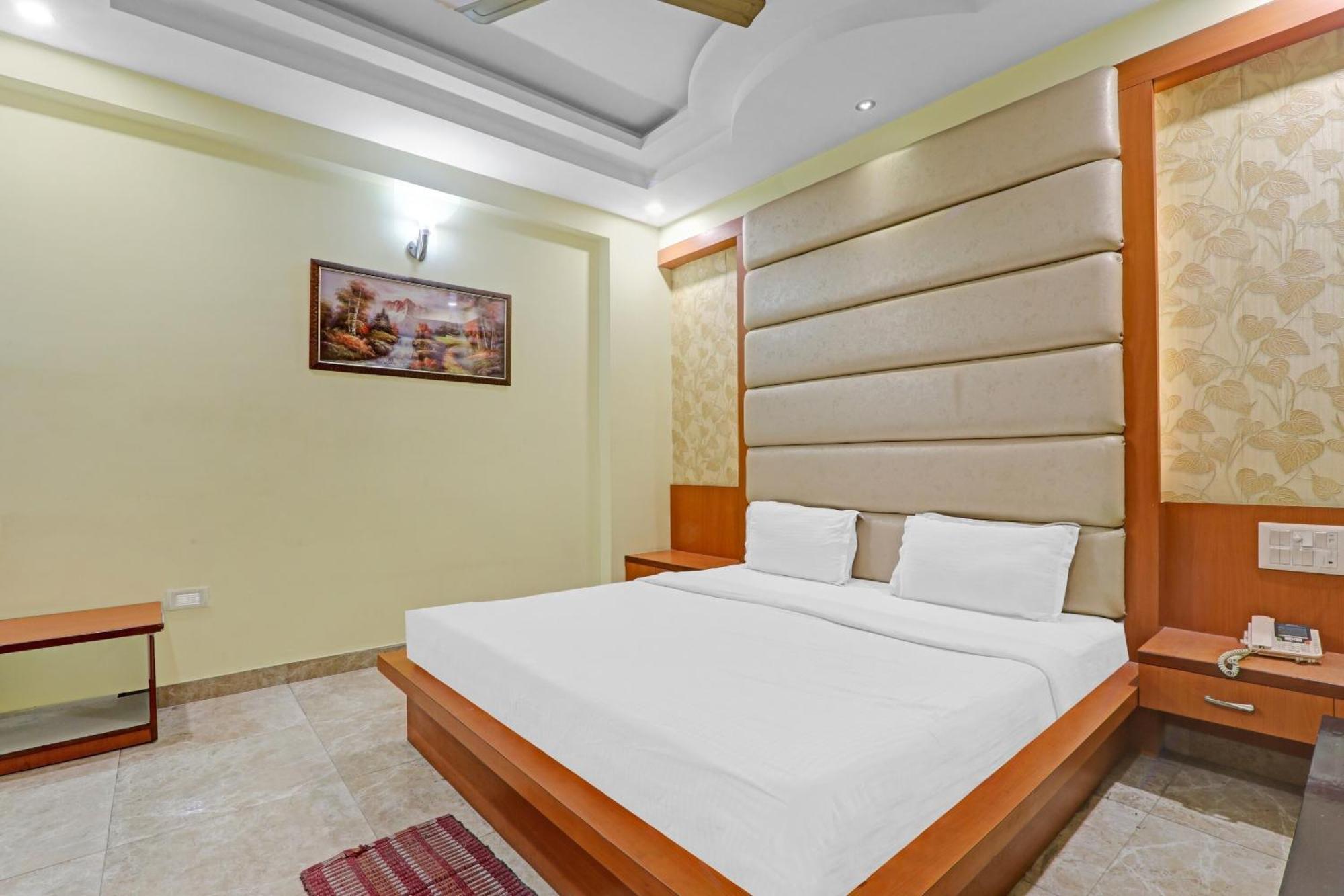 Hotel Super Capital O Townhouse Govinda Royal Kanpur Exterior foto