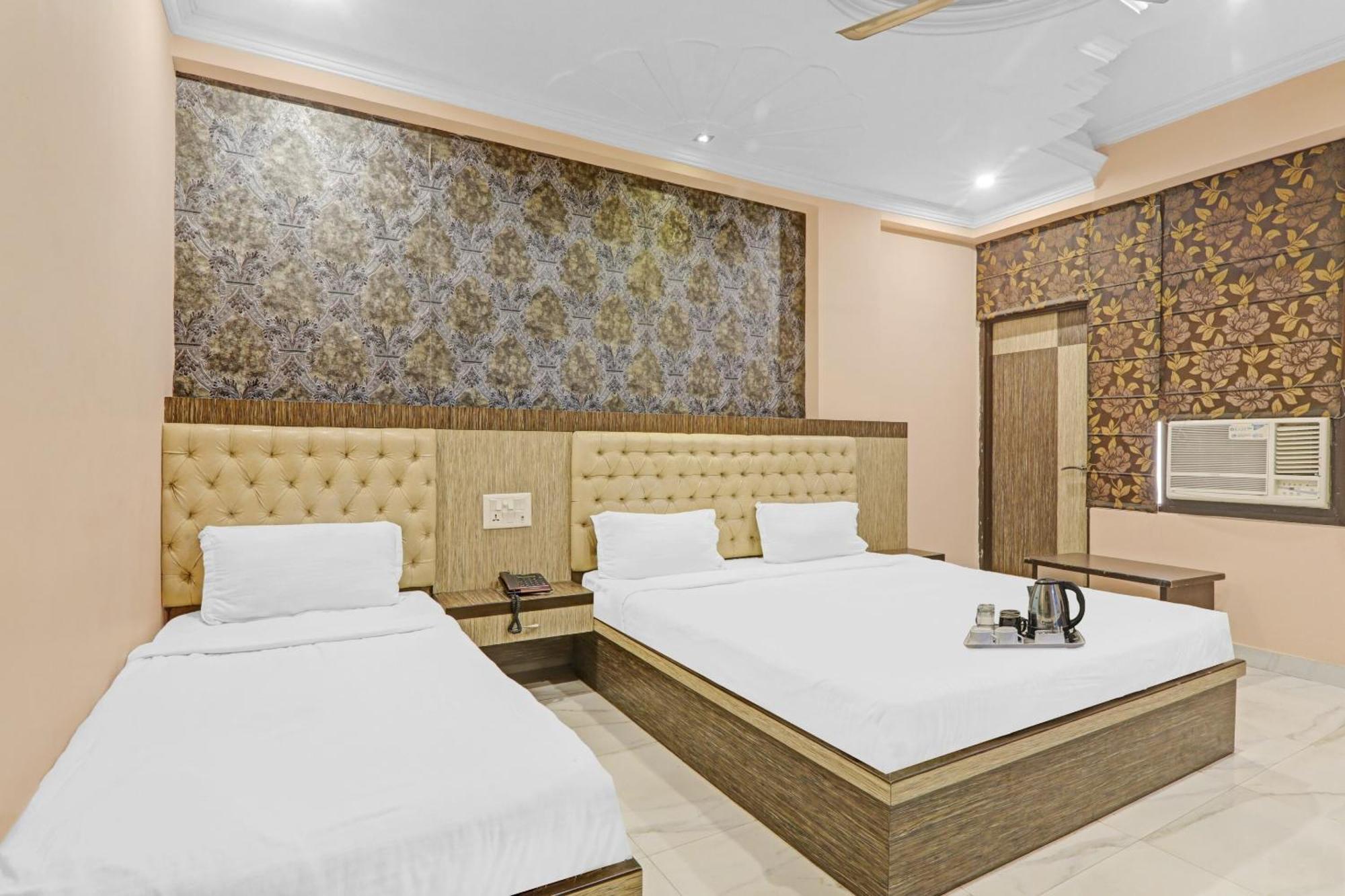 Hotel Super Capital O Townhouse Govinda Royal Kanpur Exterior foto